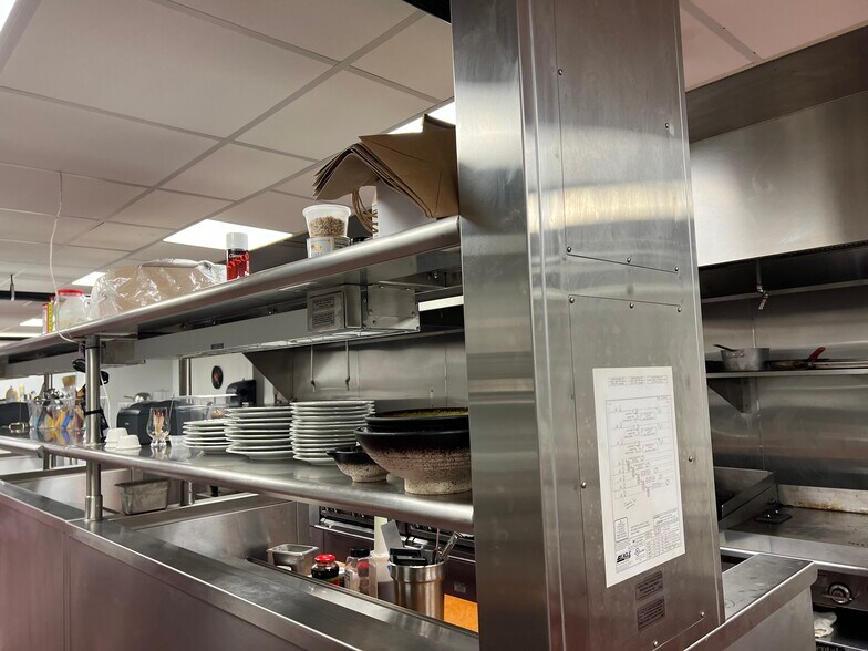 More Photos Of 28 Market St, Warren Theater Concert Hall For Lease