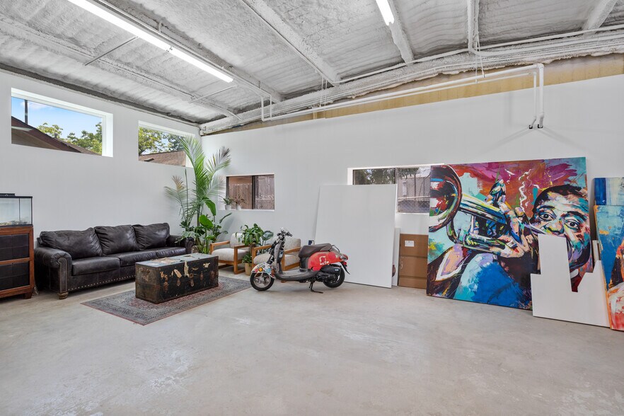 More Photos Of 3902 McKinney St, Houston Warehouse For Lease