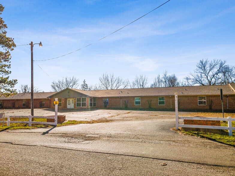 More Photos Of 102 Floyd St, Naples Specialty For Sale