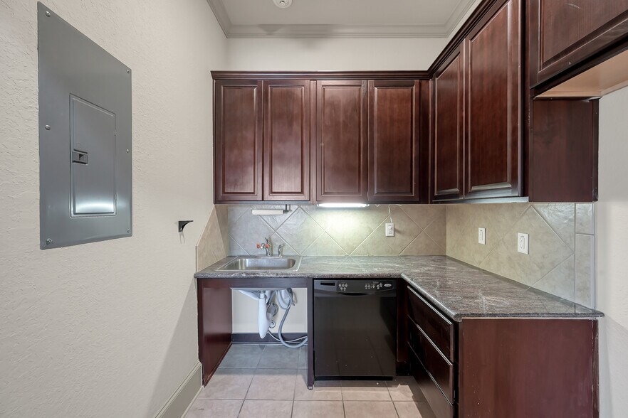 More Photos Of 250 Ed English Rd, Shenandoah Medical For Sale