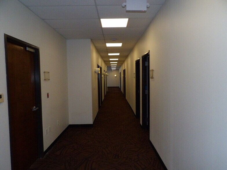 More Photos Of 11500 Pellicano Dr, El Paso Showroom For Sale