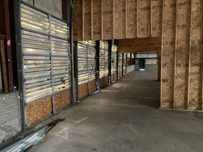 More Photos Of 678 Adams St, Abington Warehouse For Lease