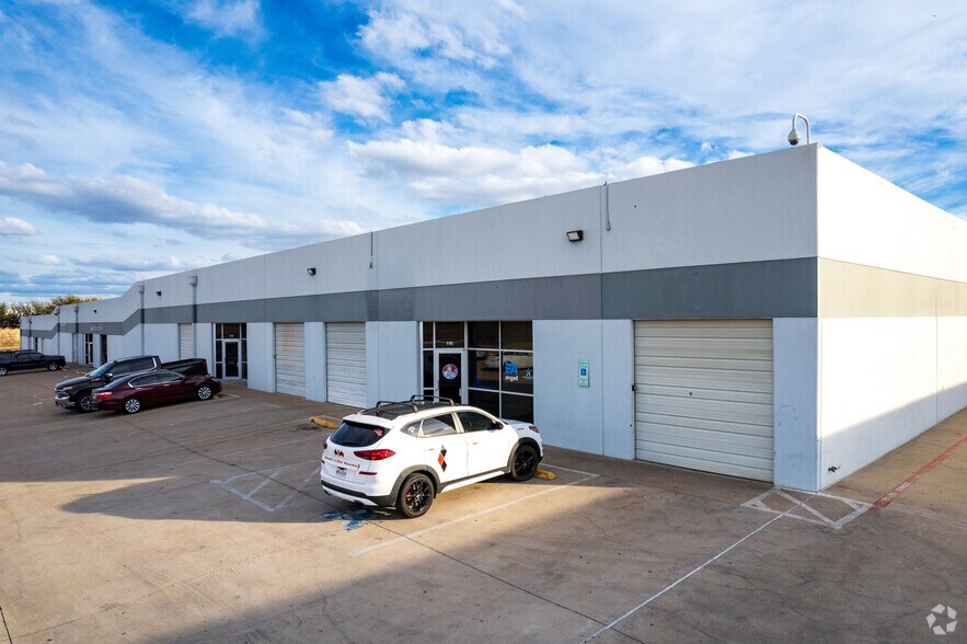 More Photos Of 3430 Alemeda St, Fort Worth Warehouse For Lease