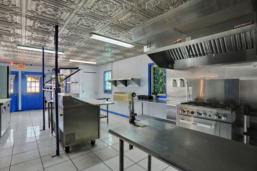 More Photos Of 413 Elm St, Welaka Freestanding For Sale