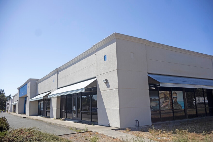 More Photos Of 412 Houser St, Cotati Showroom For Sale