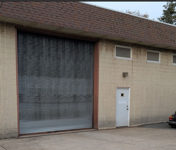 Primary Photo Of 5 2nd St, New Hyde Park Warehouse For Lease