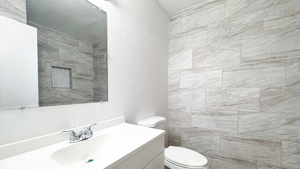More Photos Of 8939 N 8th St, Phoenix Apartments For Sale