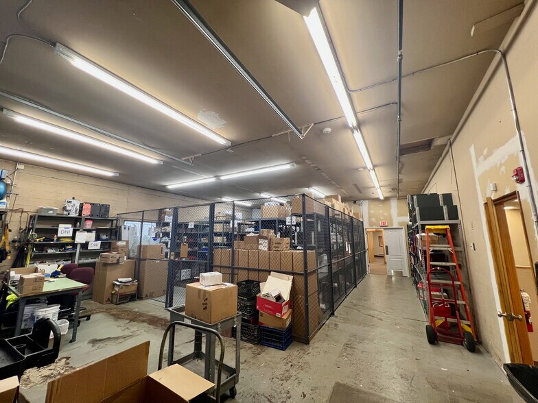 More Photos Of 207 Blackford Ave, Middlesex Light Distribution For Sale