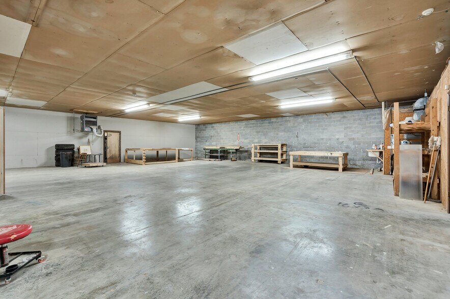 More Photos Of 1050 Whisperwood Trl NE, Cleveland Light Distribution For Sale