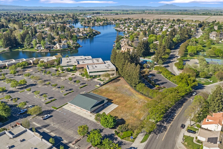 More Photos Of 3404 Shadowbrook Dr, Stockton Storefront Retail Office For Lease