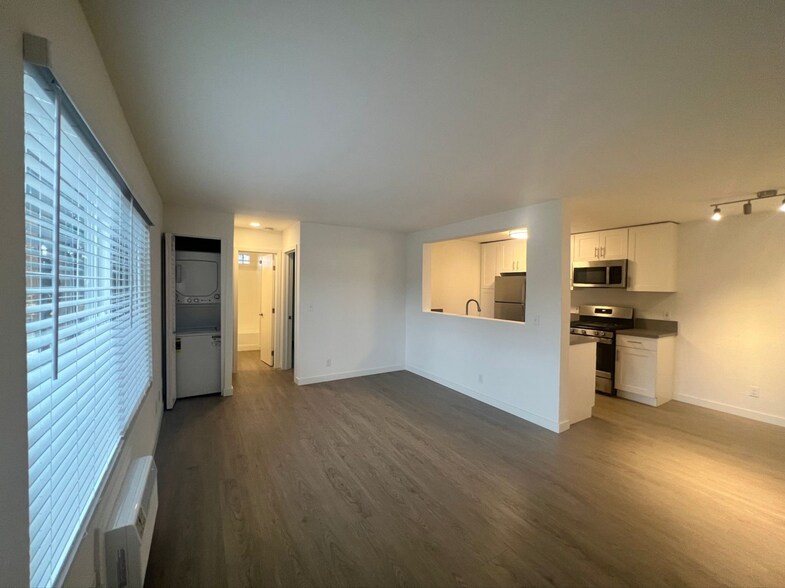 More Photos Of 5331 Cahuenga Blvd, North Hollywood Apartments For Sale