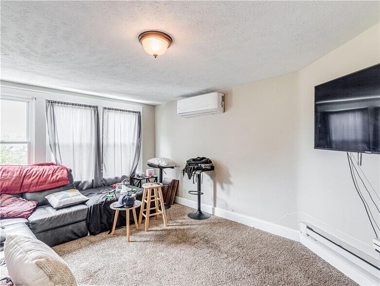 More Photos Of 5521 W 48th St, Parma Apartments For Sale