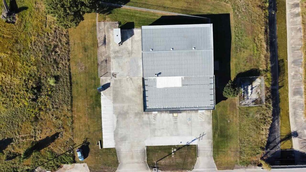 More Photos Of 7550 College St, Beaumont Industrial For Sale