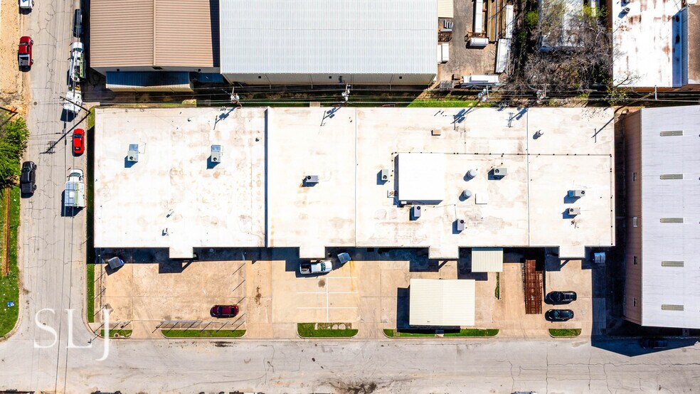 More Photos Of 3201-3221 May St, Fort Worth Warehouse For Sale