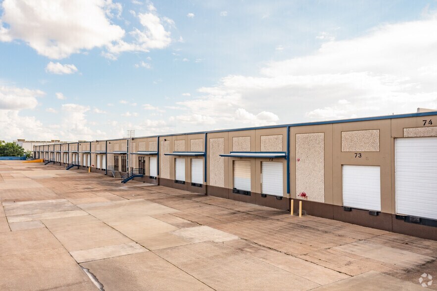 More Photos Of 8786 Wallisville Rd, Houston Distribution For Lease