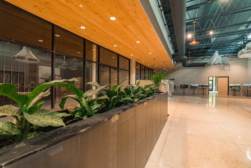 More Photos Of 206 N Milam St, Fredericksburg General Retail For Lease