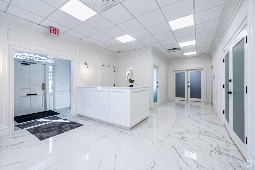 More Photos Of 1 Channel Dr, Port Washington Office For Lease