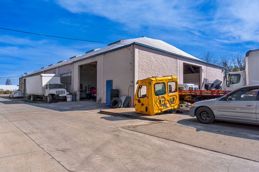 More Photos Of 1624 E Alpine Ave, Stockton Warehouse For Sale