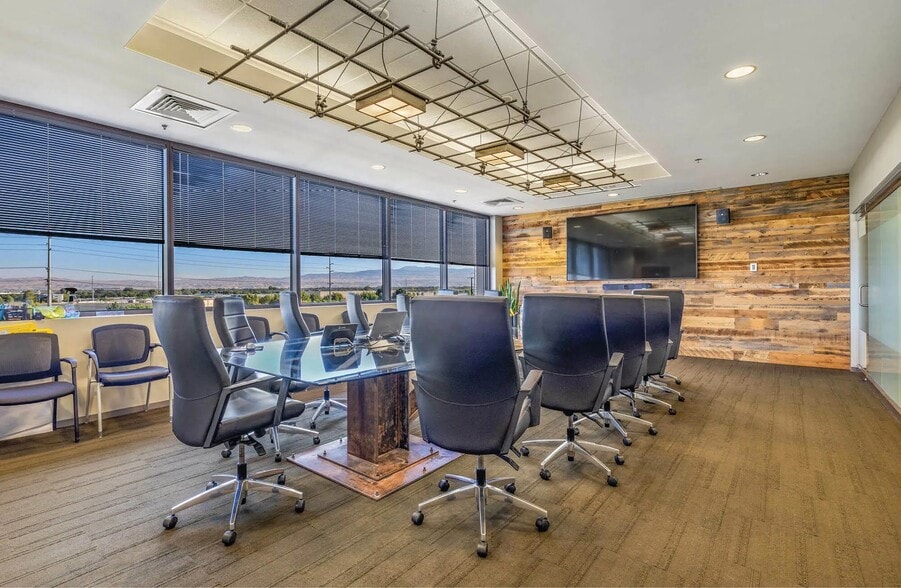 More Photos Of 3330 E Louise Dr, Meridian Office For Lease