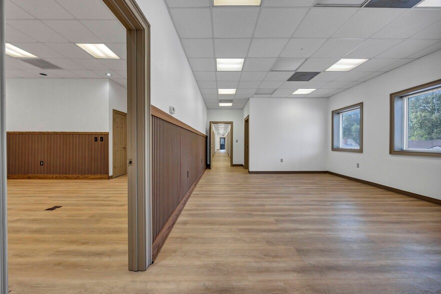 More Photos Of 1627 Columbia College Dr, Columbia Warehouse For Lease