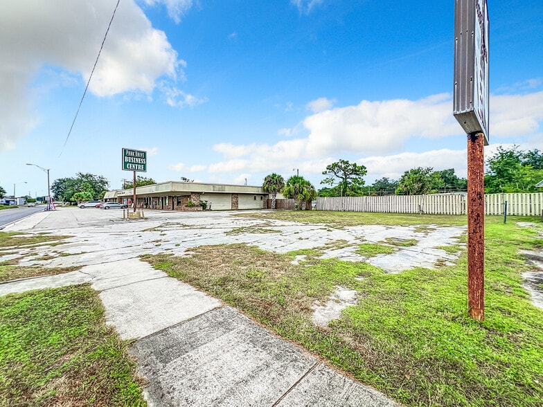 More Photos Of 2553-2565 Park Dr, Sanford Freestanding For Sale