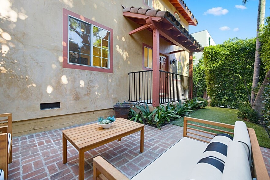 More Photos Of 7621 Norton Ave, West Hollywood Multifamily For Sale