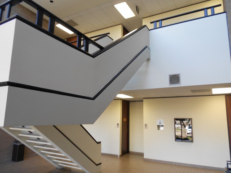 More Photos Of 3833 S Texas Ave, Bryan Office For Lease