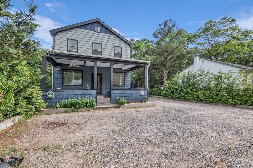 More Photos Of 715 Flanders Rd, Riverhead Office For Sale