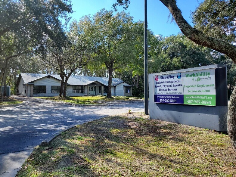 More Photos Of 113 W Chapman Rd, Oviedo Office For Lease