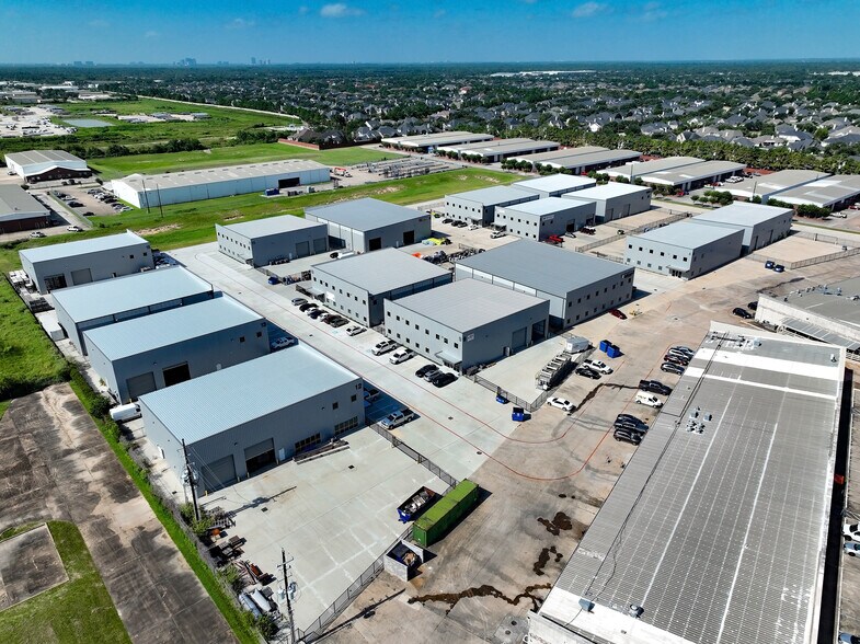 More Photos Of 11755 W Little York Rd, Houston Unknown For Lease