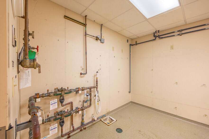 More Photos Of 811 Georgiana St, Port Angeles Medical For Sale