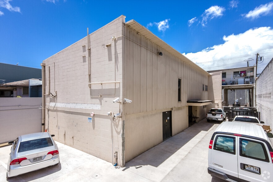 More Photos Of 1724 Hart St, Honolulu Warehouse For Lease