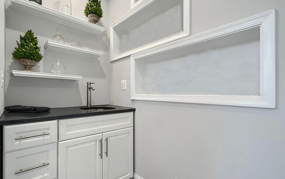 More Photos Of 635 E Fort Ave, Baltimore Specialty For Sale