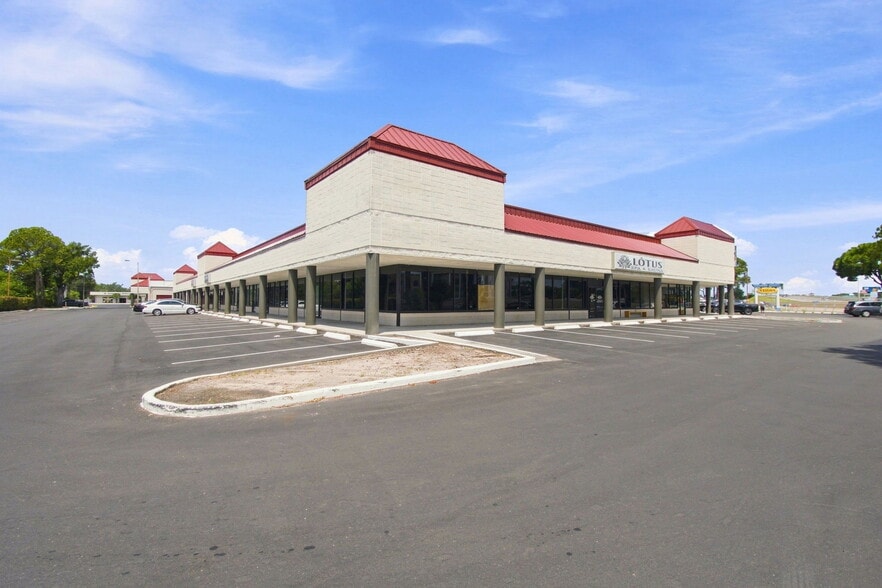 More Photos Of 14100 US Highway 19 N, Clearwater Unknown For Lease