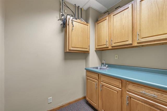 More Photos Of 414 E Walnut St, Green Bay Office For Sale