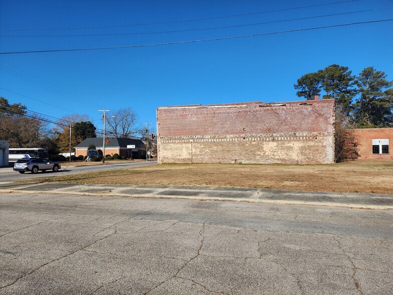 More Photos Of 104 E Railroad St, Robersonville General Retail For Sale