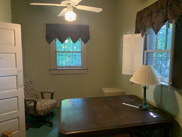 More Photos Of 103 W Stone Ave, Greenville Office For Sale
