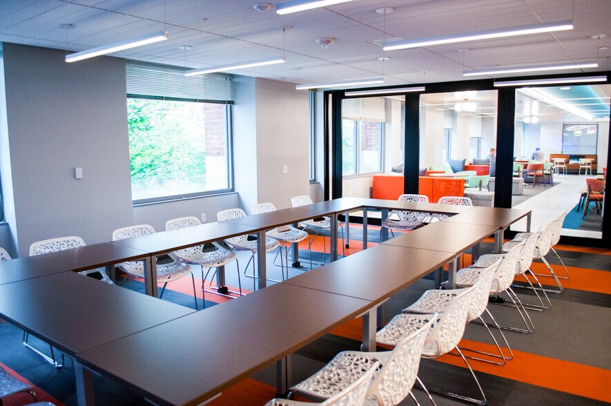 More Photos Of 2300 N St NW, Washington Office For Lease