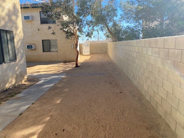 More Photos Of 20961 83rd St, California City Apartments For Sale