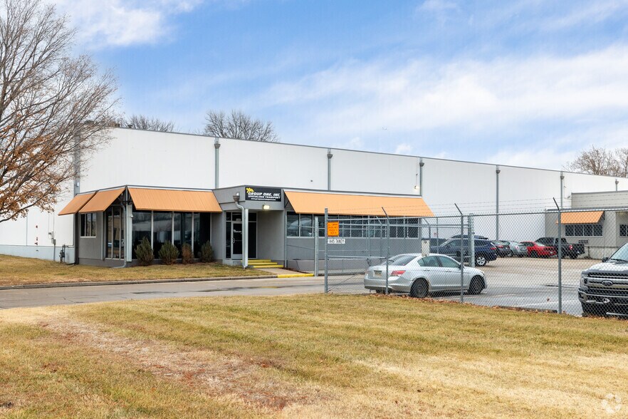 More Photos Of 1445 Taney St, North Kansas City Warehouse For Lease
