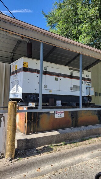 More Photos Of 270 Crossway Rd, Tallahassee Warehouse For Sale