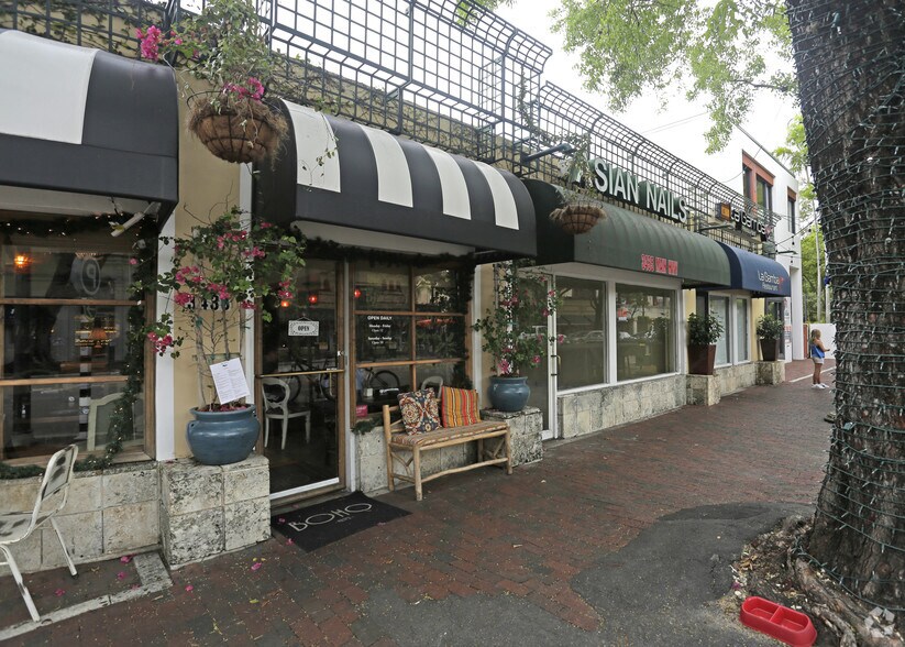 More Photos Of 3433-3437 Main Hwy, Miami Storefront For Lease