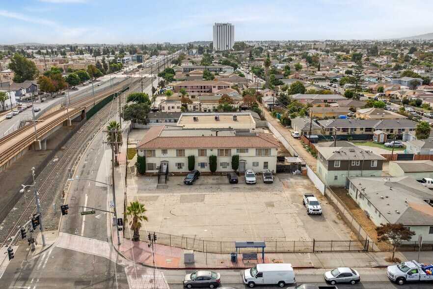 More Photos Of 915-1011 N Willowbrook Ave, Compton Warehouse For Sale