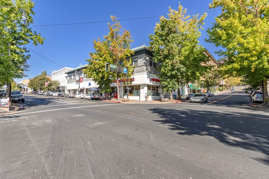 More Photos Of 1009 B St, San Rafael Apartments For Lease