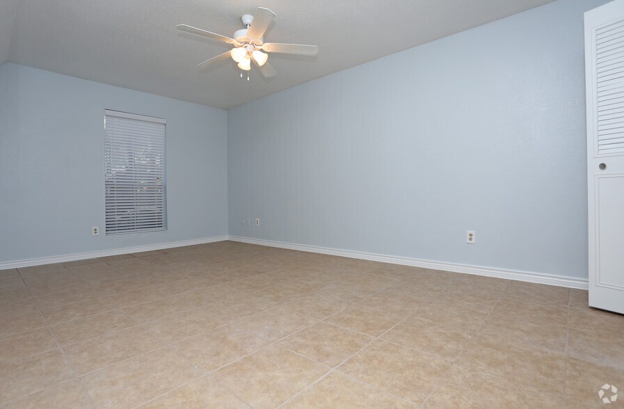 More Photos Of 10000 Hammerly Blvd, Houston Apartments For Sale