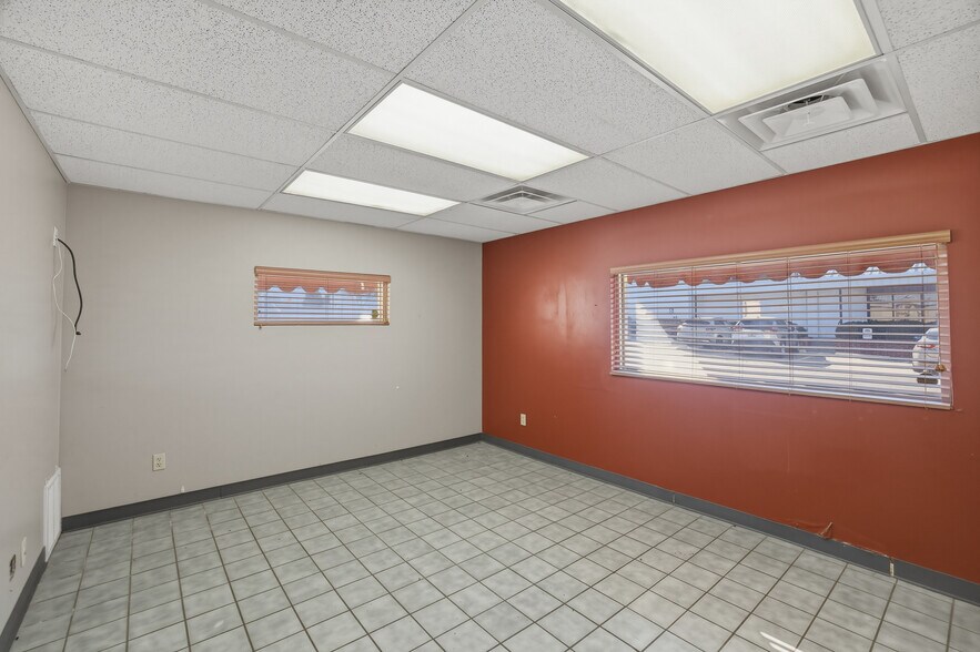 More Photos Of 1023 N Victor Ave, Tulsa Manufacturing For Lease