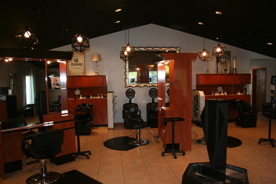 More Photos Of 1950 Keene Rd, Richland Freestanding For Lease