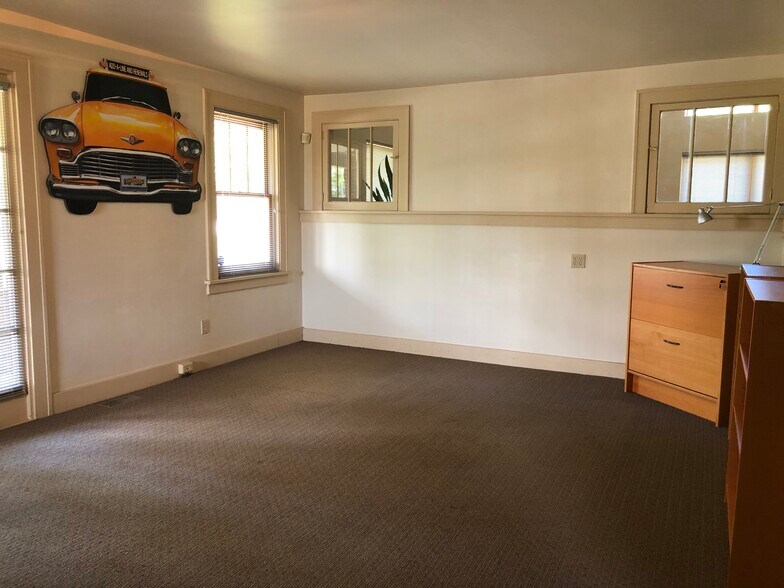 More Photos Of 206 Monroe St, Monroeville Office For Sale