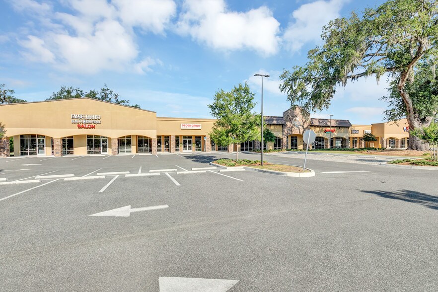 More Photos Of 9668 N US Highway 301, Wildwood Storefront Retail Office For Lease