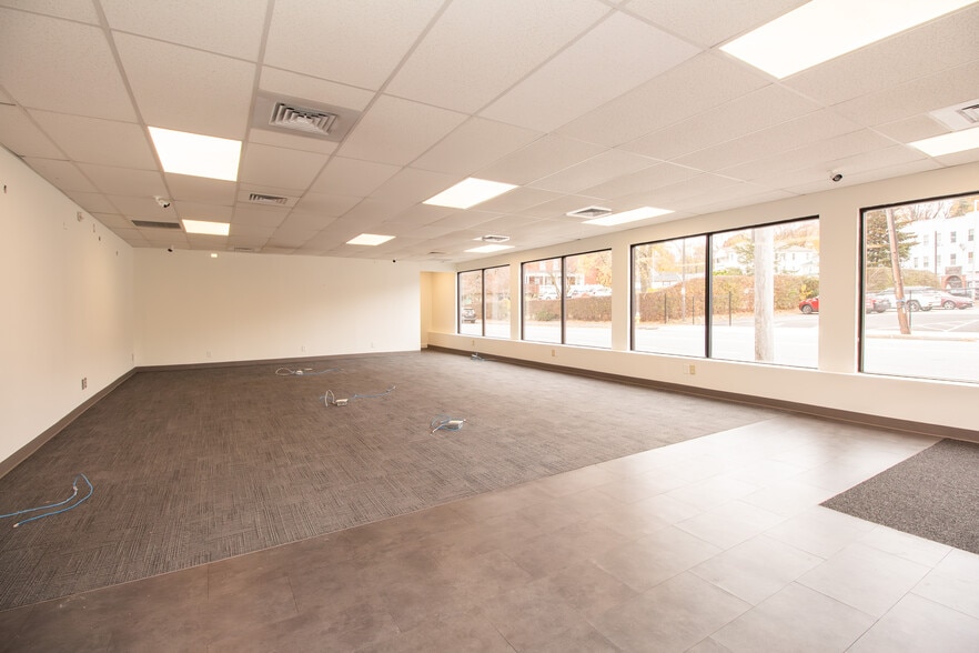 More Photos Of 9 Stafford St, Worcester Freestanding For Sale